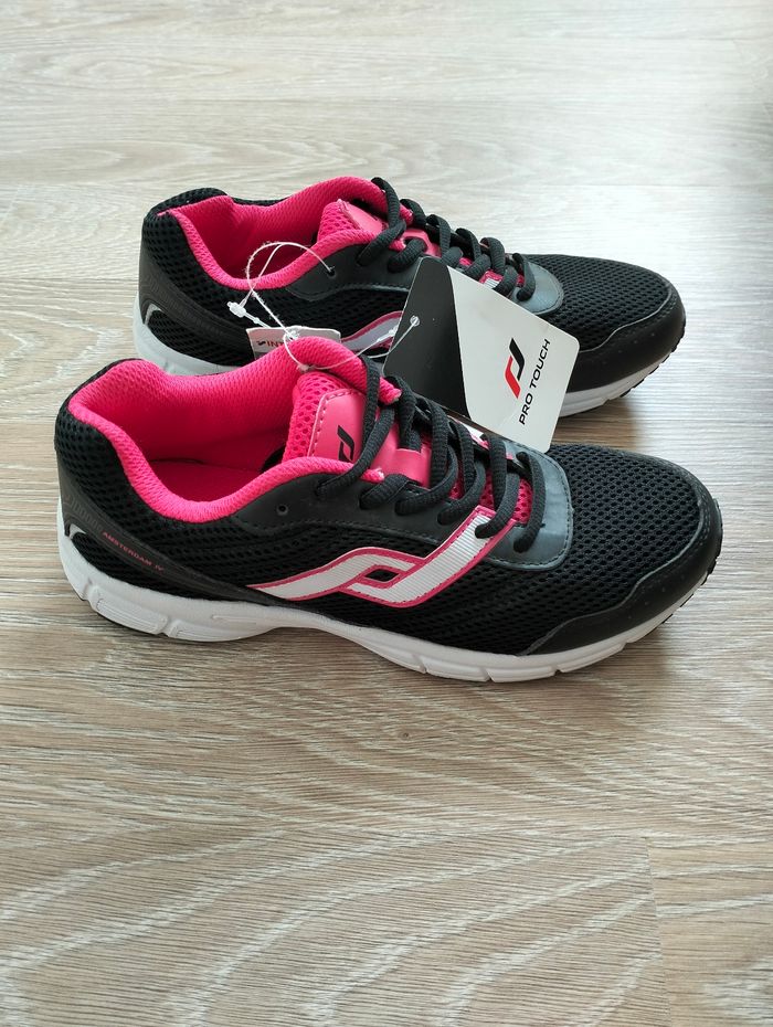 Baskets neuves p. 36