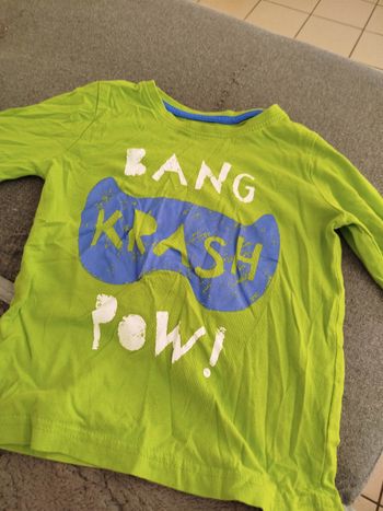 T-shirt manche longue taille  4-5 ans. Primark. Très bon état