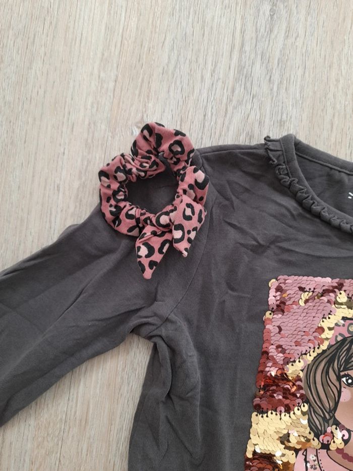 Tee shirt et chouchou assorti - photo numéro 3