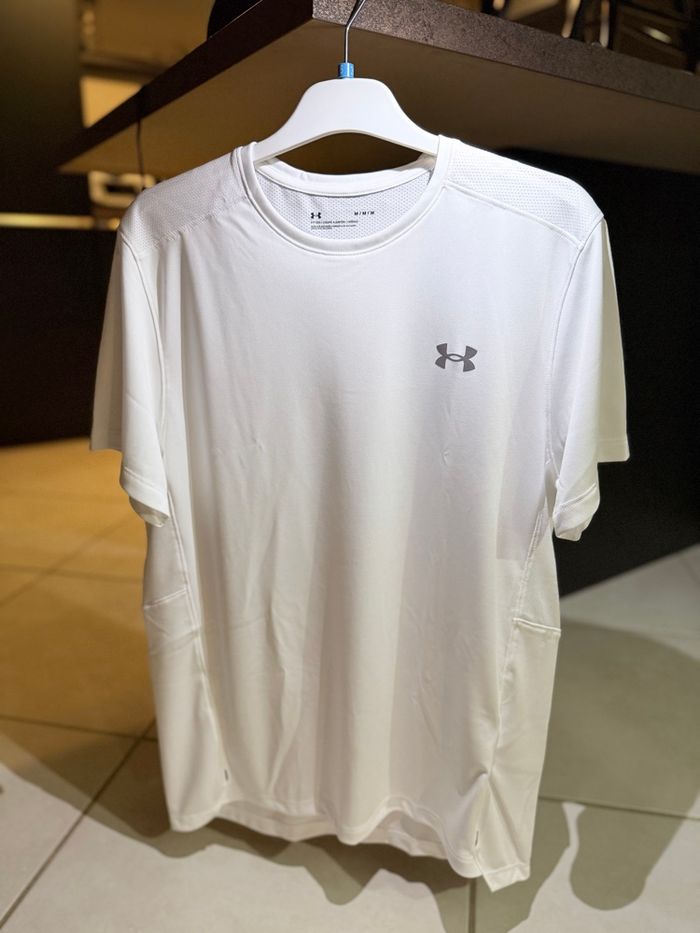 T shirt under armour taille M