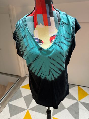 Tee-shirt col V Le temps des Cerises Taille 38