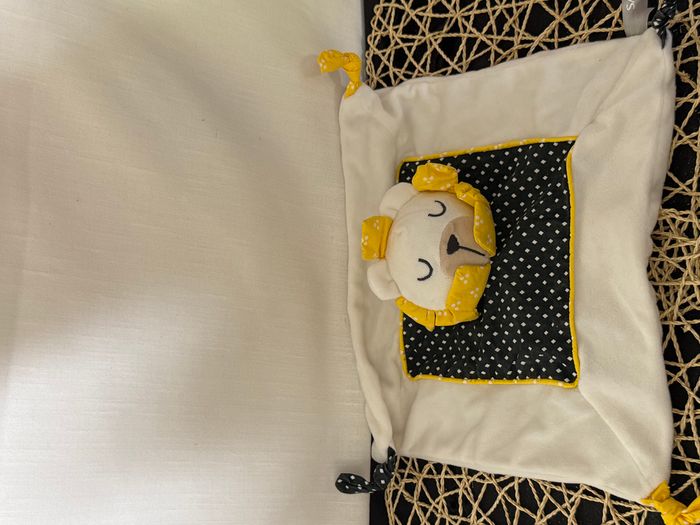 Doudou plat Lion SAUTHON visage dormeur Blanc, Jaune & Noir à Pois - photo numéro 2
