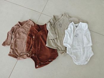 Lot de 4 bodies 3 mois