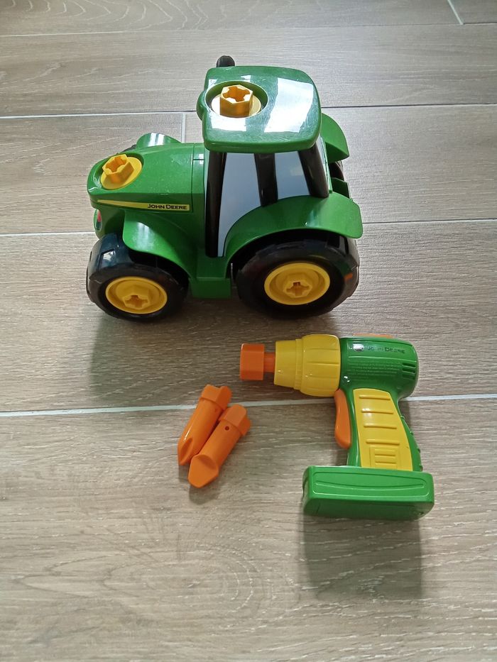 Tracteur et visseuse