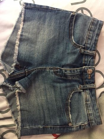 Short bleu