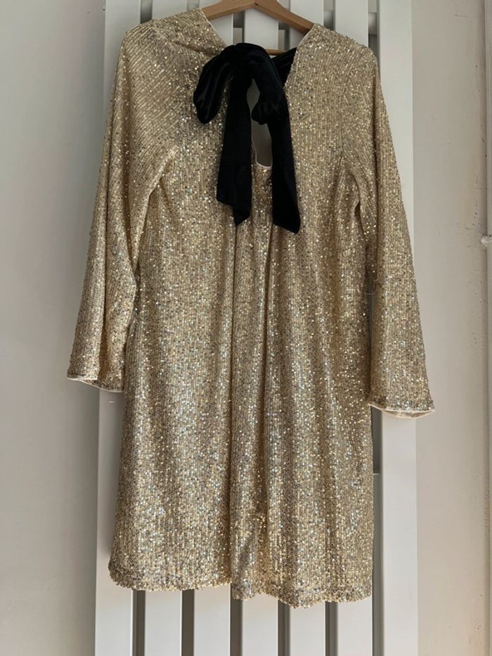 Robe de soirée pailletée dorée