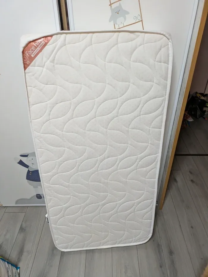 Matelas épais et climatisé 60x120cm babysom face hiver et été