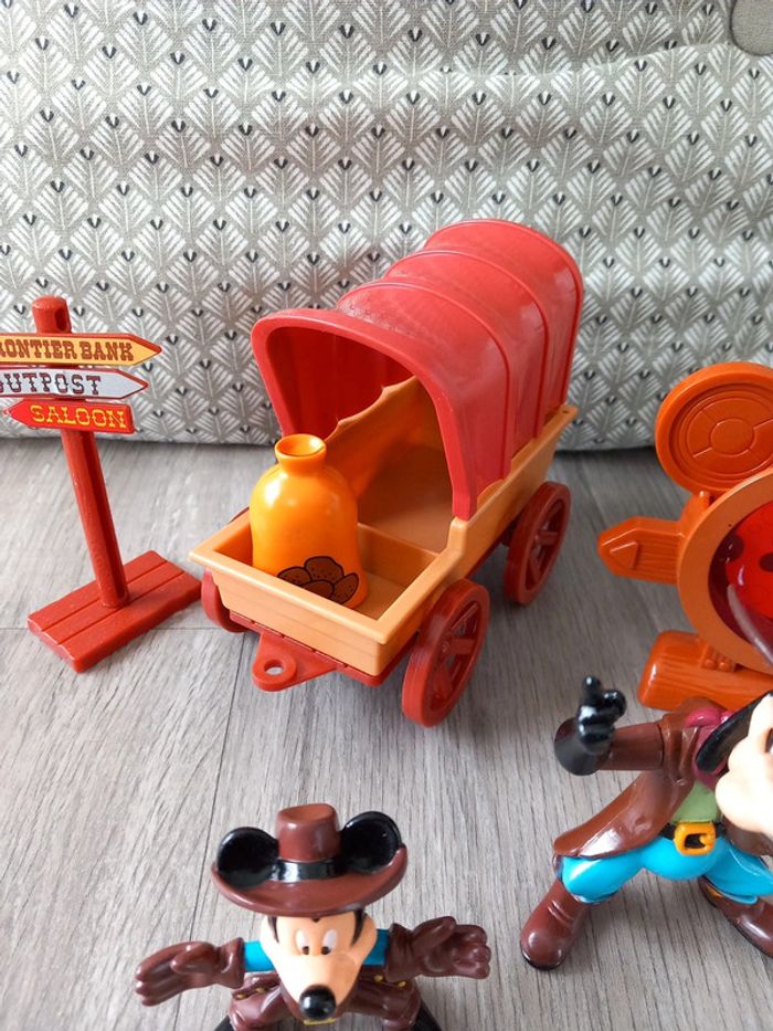 Mickey et Dingo au Far West - photo numéro 4