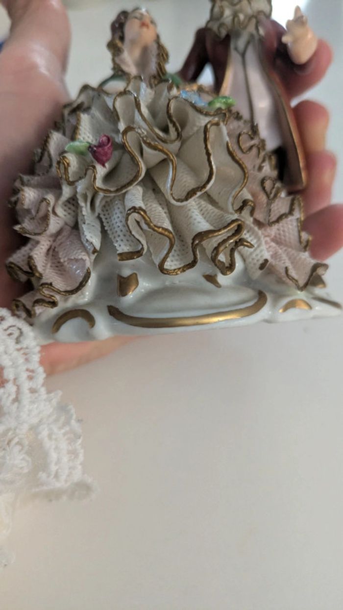 Figurine de couple en porcelaine de Dresde, dentelle de verre - photo numéro 3
