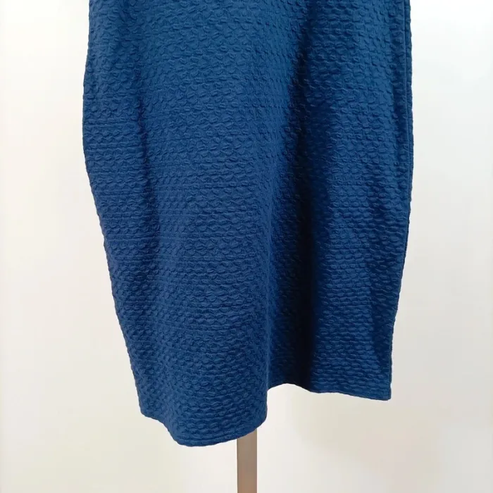 Robe bleu marine Dorothy Perkins – maille texturée, sans manches, taille 40 A1077 - photo numéro 6