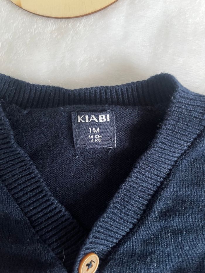Gilet bébé col V 1 mois - photo numéro 3