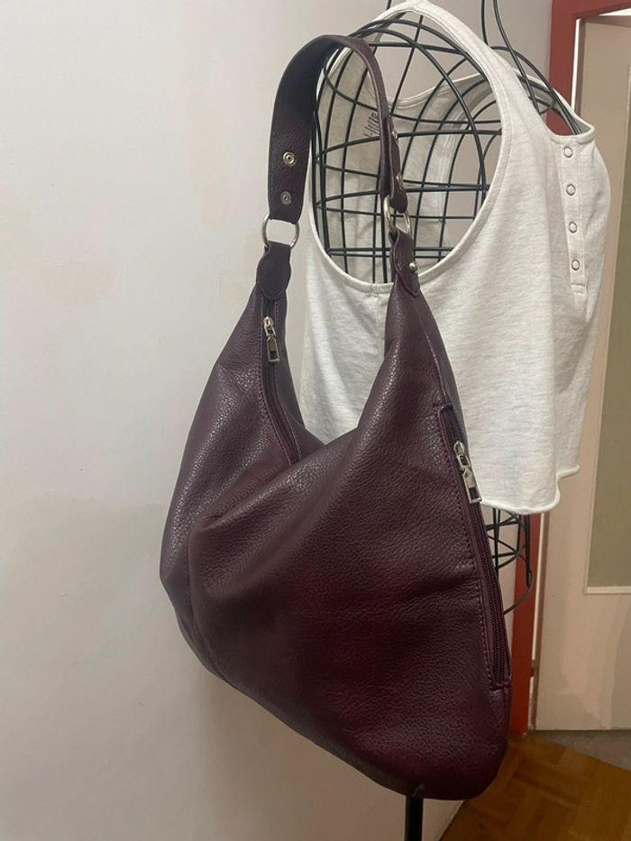 Valeur en boutique 34€ Grand Sac Fourre- Tout violet. Sac à Main violet très Élégant et raffiné