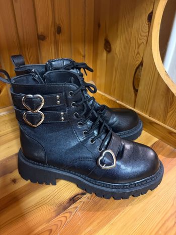 Bottines noires pointure 39 similicuir COMME NEUVE juste portées 1h à l’intérieur