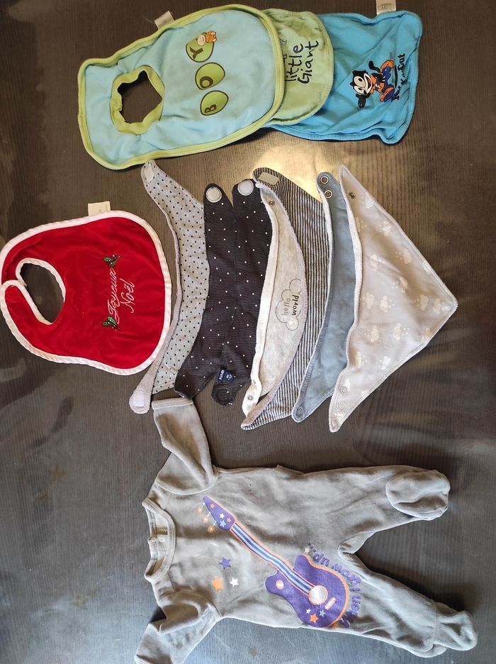 Lot vêtements bébé jusqu'à 1 mois ou 54 cm - photo numéro 8
