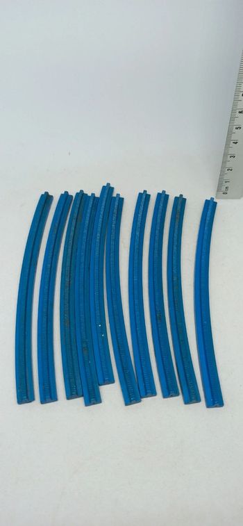 Rails bleus en courbe lego