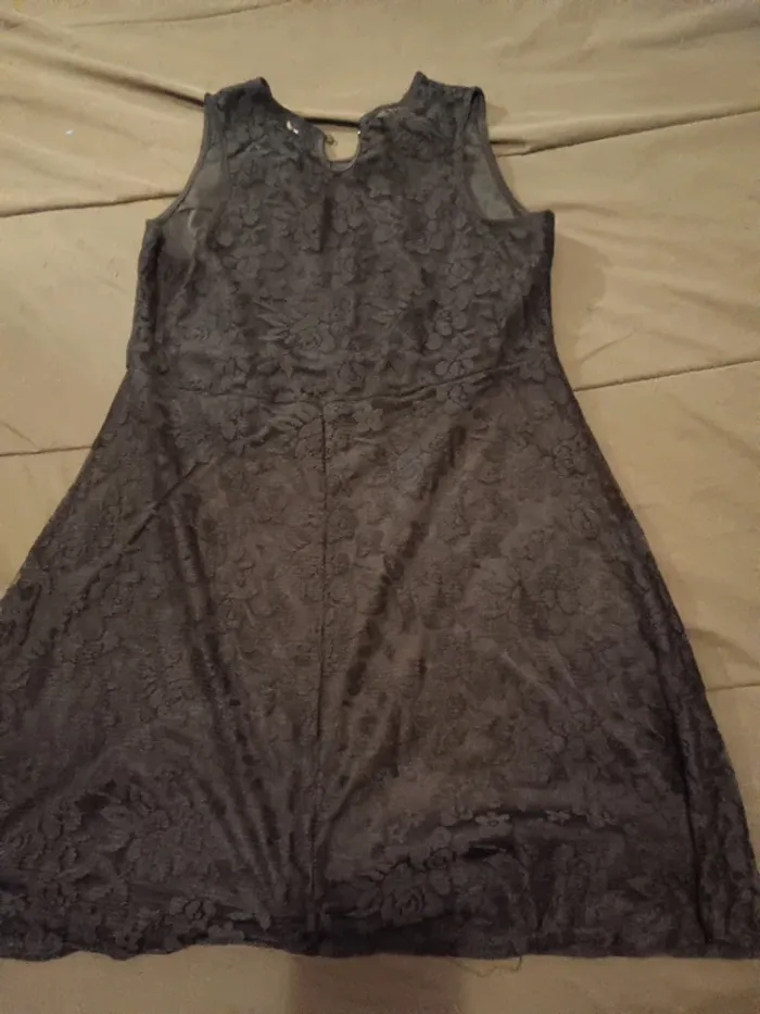 Robe mi longue dentelle - photo numéro 2