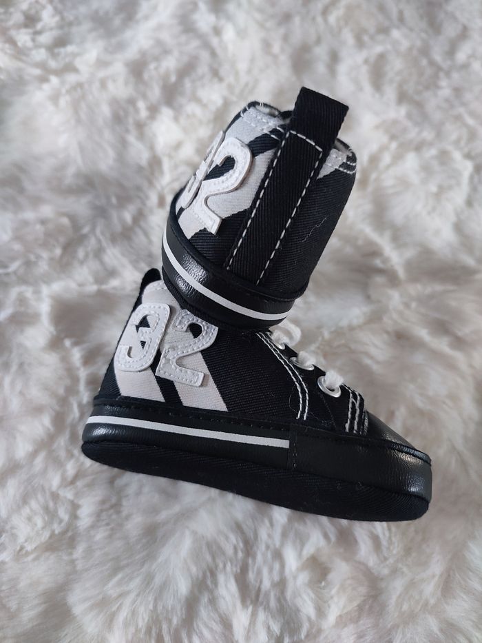 Chaussures bébé noir et blanche 32 taille 20 - photo numéro 2