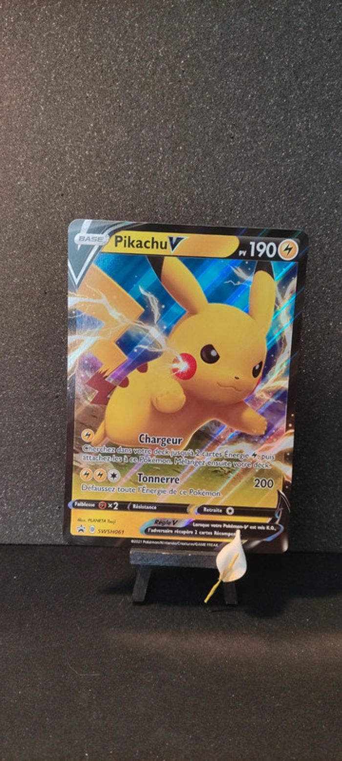 Carte pokémon jumbo, Pikachu v, swsh061
