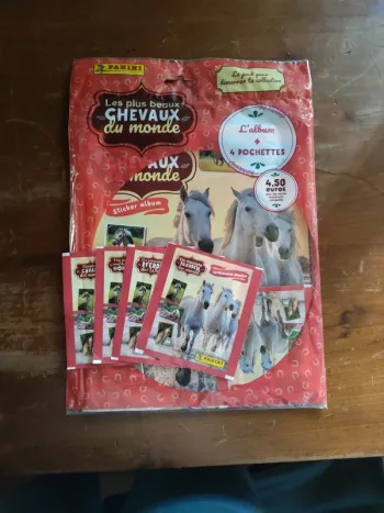 Album panini les plus chevaux+ 4 pochettes