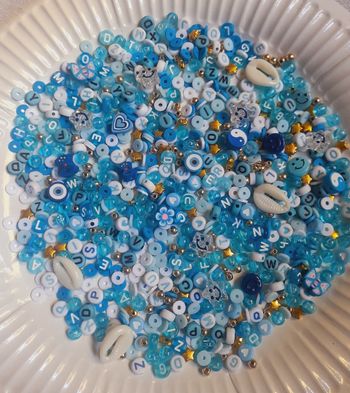 Gros lot de perles heishi/alphabet et autres