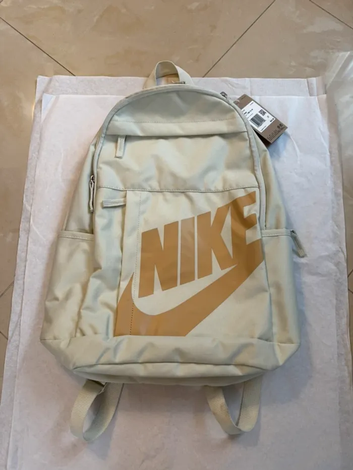 Sac à dos Nike mixte filles ou garçons authentique neuf