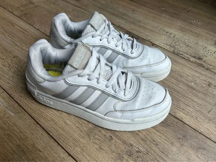 Baskets blanches Adidas femme 39 1/2