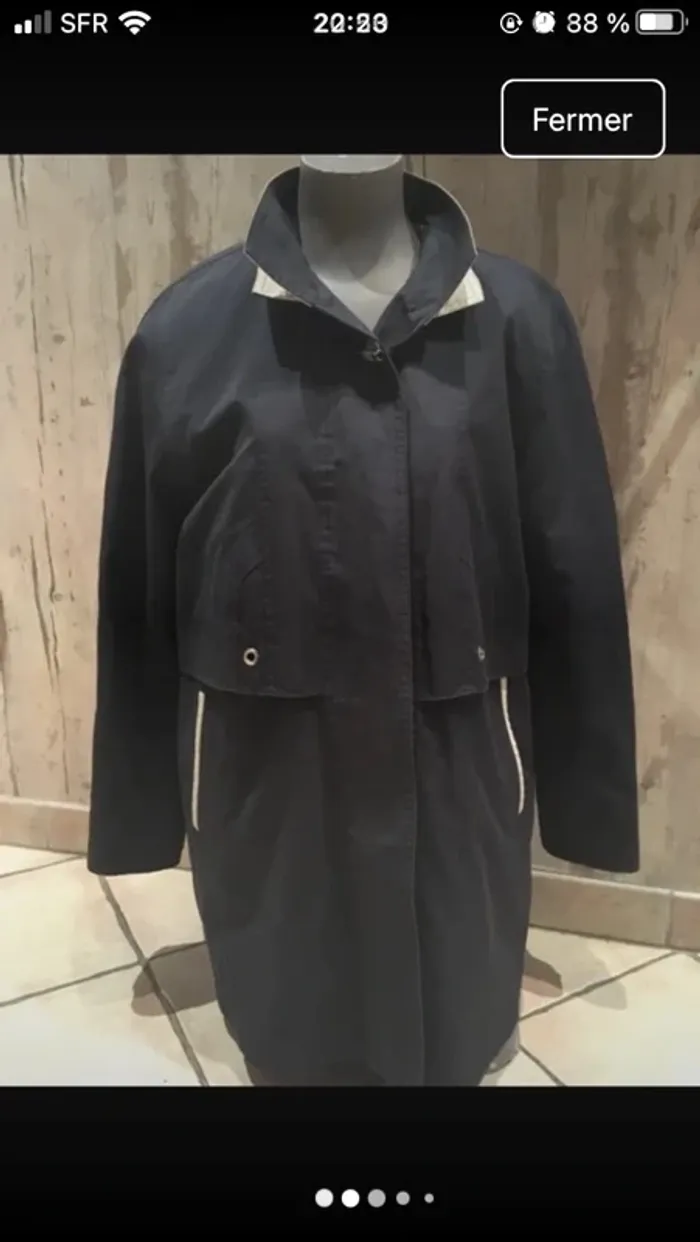 Petit prix pour un magnifique Trench marine en 40 excellent état