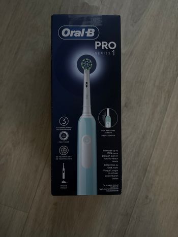 Brosse à dent électrique Oral-b pro series 1 neuf