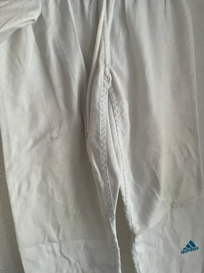 Ensemble kimono Judo Adidas taille 6-7 ans 💫 - photo numéro 4