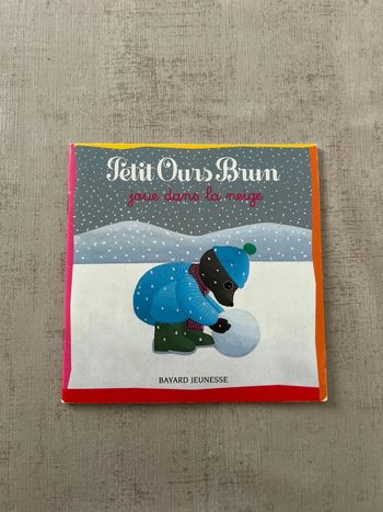 Livre petit ours brun