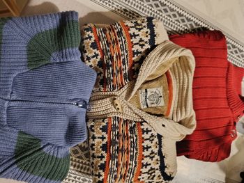 Gillet et pull  garçon 24 mois lot de 3