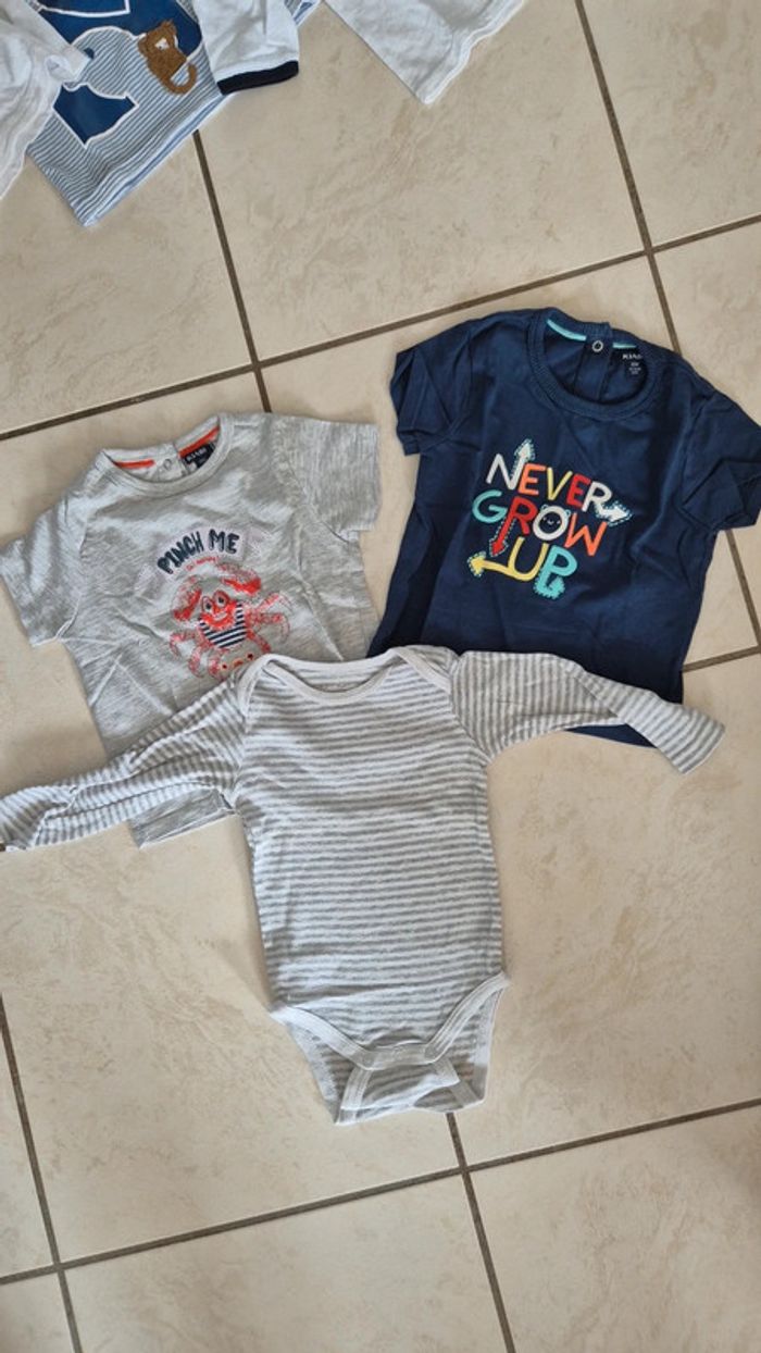 Lot de vêtements taille 12 mois - photo numéro 3