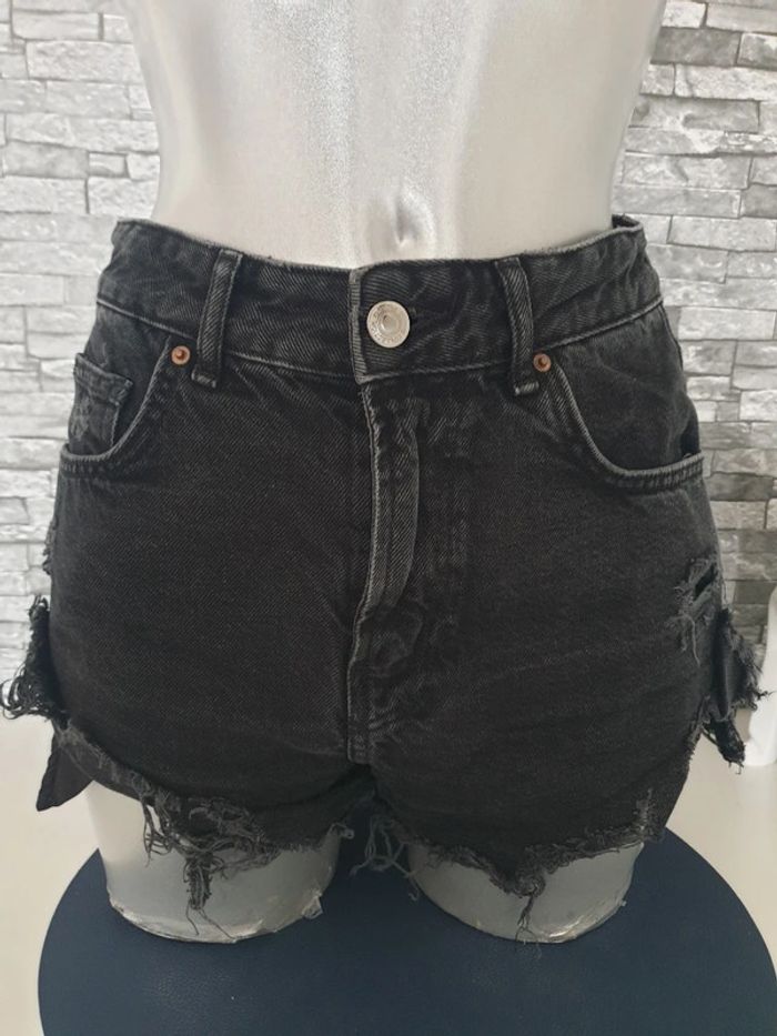 Short noir Bershka T36