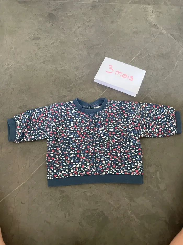 Pull à fleur