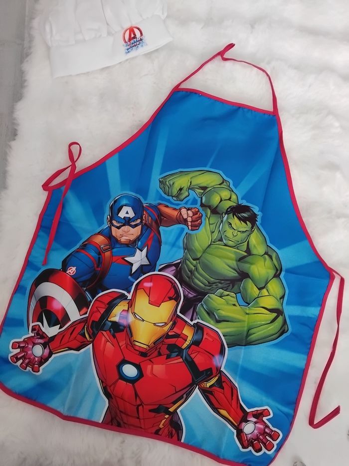 Tablier et toque Avengers, neuf