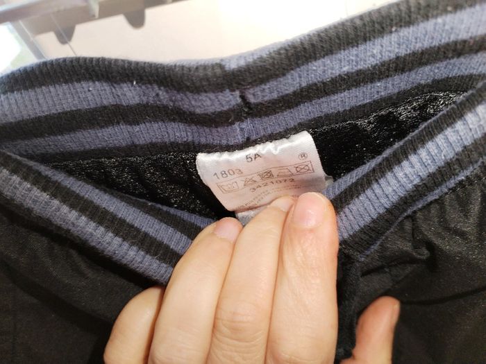 Lot pantalon enfant 5 ans - photo numéro 9