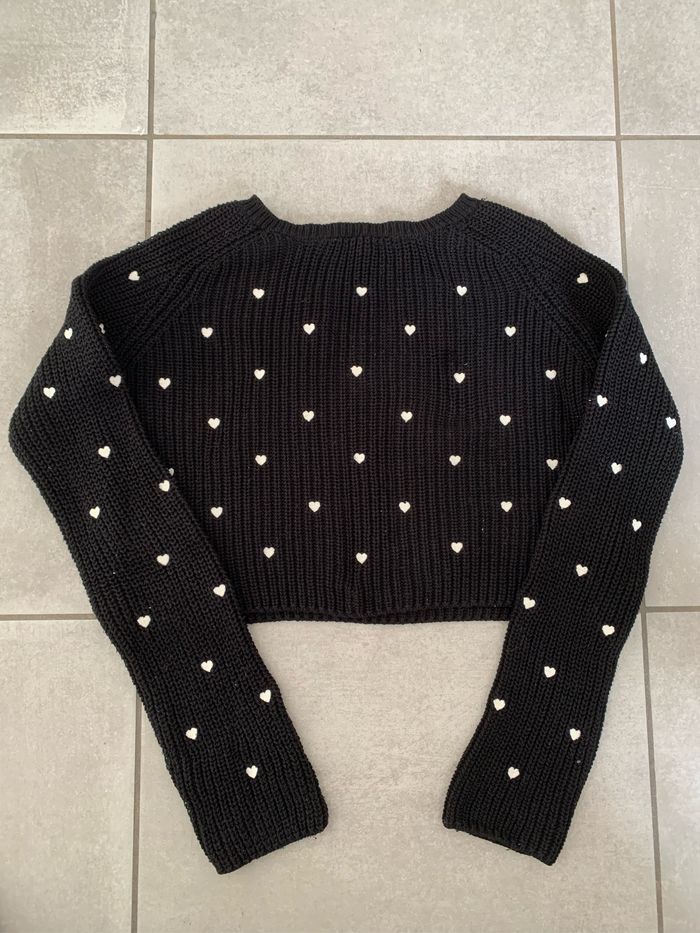Superbe pull avec cœurs brodés taille M