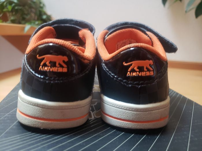 Baskets Airness taille 22 - photo numéro 3
