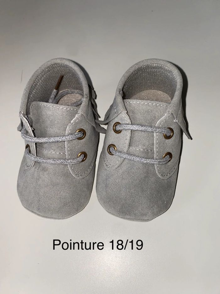 Chaussures grises neuve
