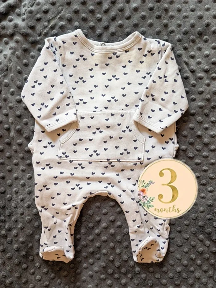 Pyjama polaire Bout’chou – Taille 3 mois mixte 🤍💙 Blanc à petits cœurs  Douillet & stylé