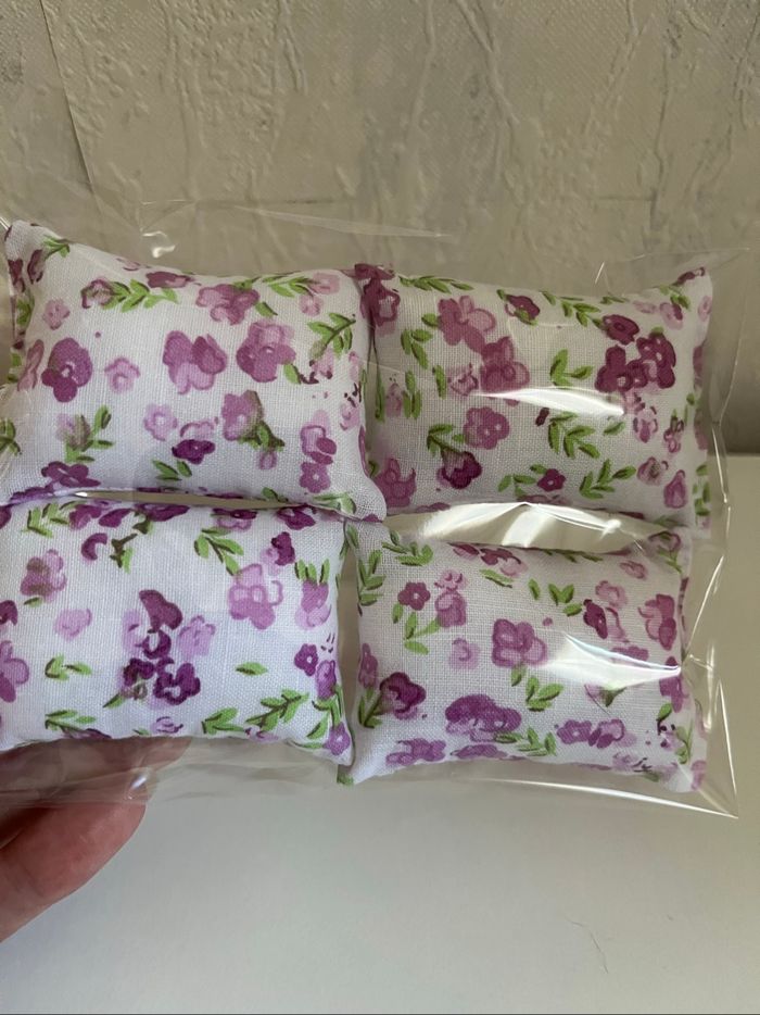 Lot de coussins pour barbie Neuf - photo numéro 2