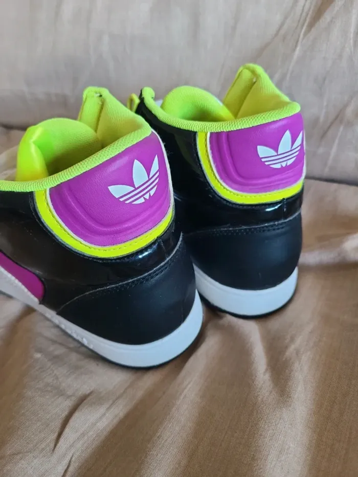 Chaussure adidas - photo numéro 2