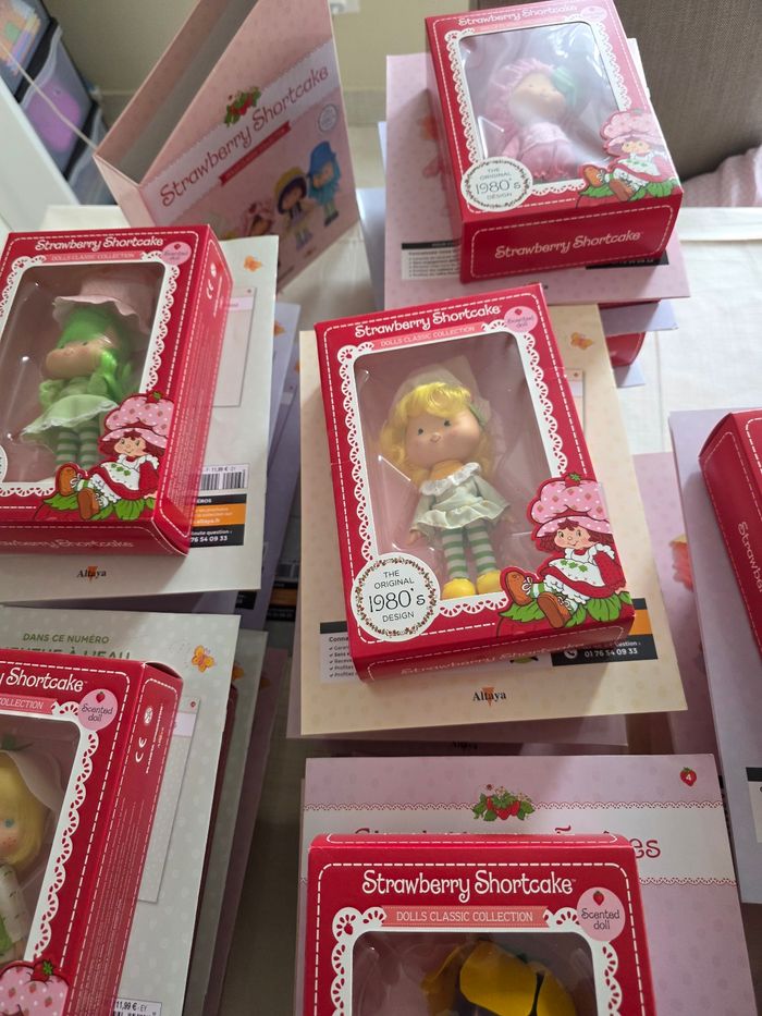 Lots de 28 poupée  collection  charlotte aux fraises - photo numéro 4