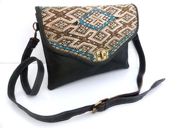 Sac bandoulière NEUF pochette cuir noir pleine fleur tannage naturel & Laine Kilim - Besace ethnique