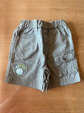 Short kaki