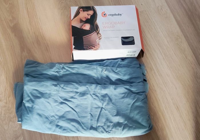 Écharpe de portage à nouer Ergobaby wrap - photo numéro 2
