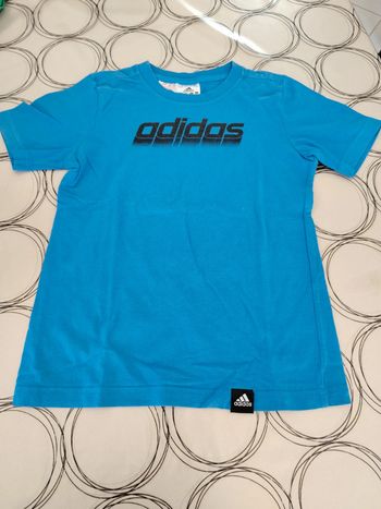 Tee shirt Adidas 7/8 ans excellent état