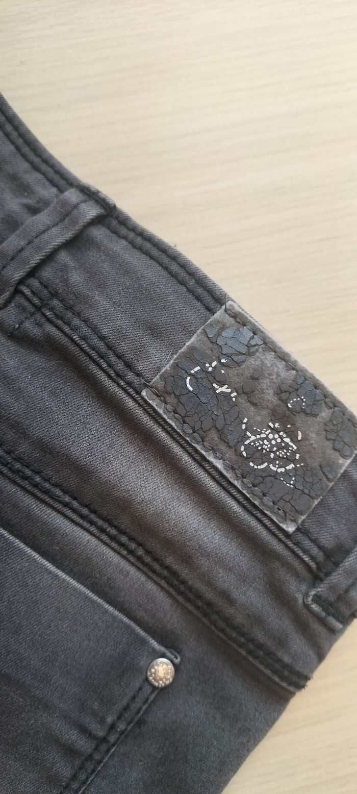 Jean noir - photo numéro 6