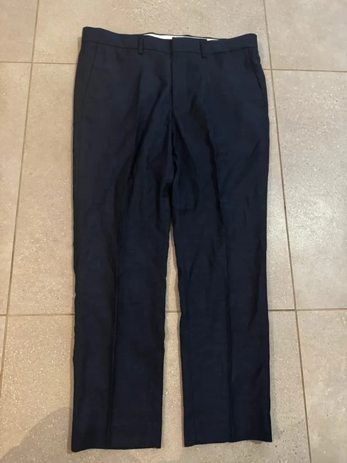 Pantalon de costume bleu marine H&M, très bon état, 45x94cm