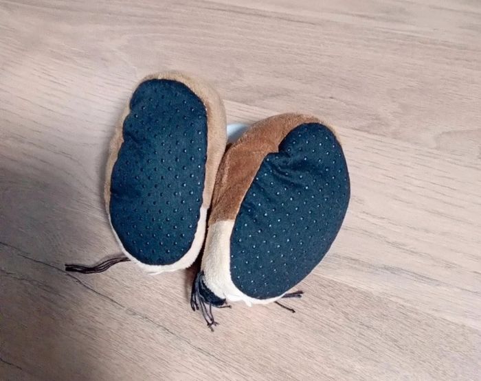 Chaussons bébé motif castor – 0/3 mois (env. pointure 16) - photo numéro 3